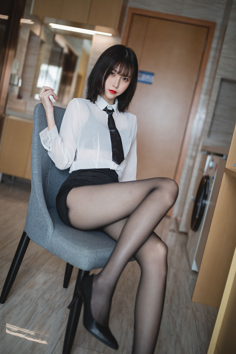 许岚LAN OL制服 [41P-586MB]