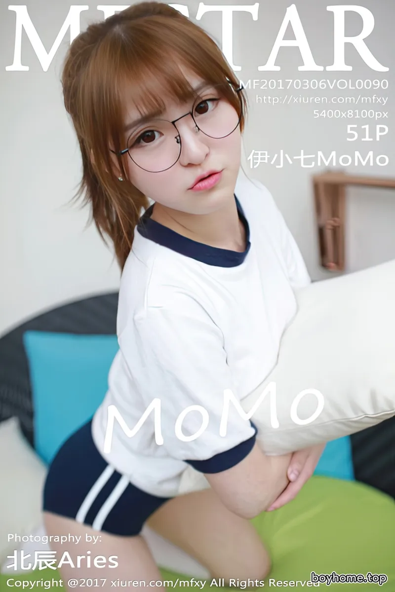 [MFStar模范学院] Vol.090 嫩模伊小七MoMo清纯运动服+眼镜OL系列完美身材写真