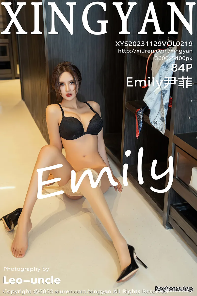 [XingYan星颜社] VOL.219 女神Emily尹菲脱空姐制服露性感黑色内衣配超薄肉丝诱惑写真