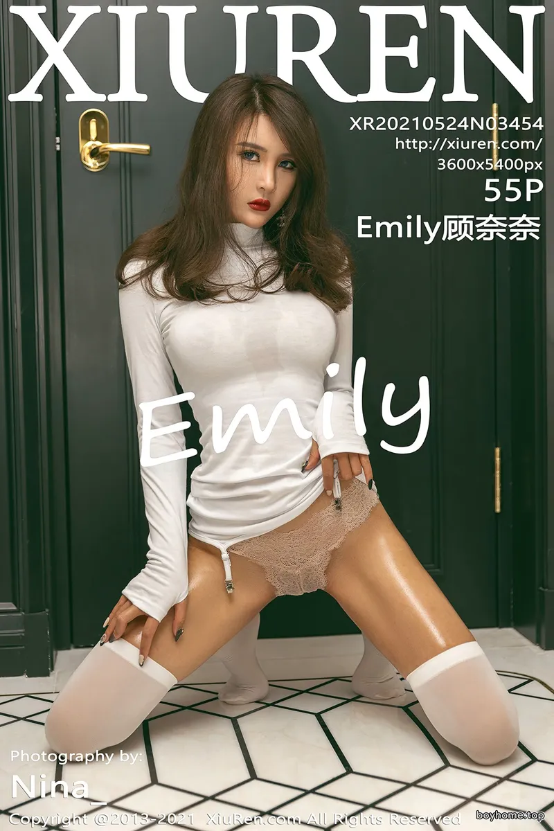 [XiuRen秀人网] NO.3454 女神Emily顾奈奈澳门旅拍白色紧身服饰配白丝袜秀完美身材诱惑写真