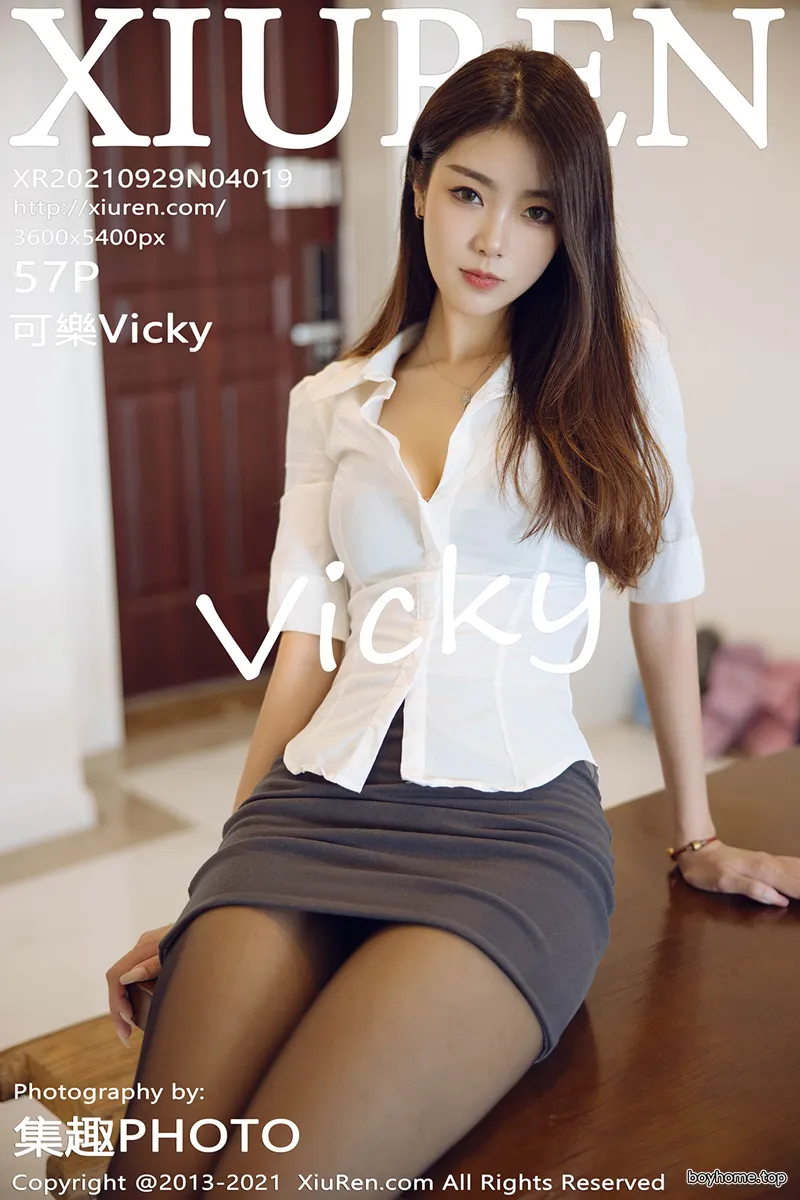 [XiuRen秀人网] NO.4019 模特可乐Vicky长三角旅拍职场OL主题魅惑黑丝秀美腿诱惑写真