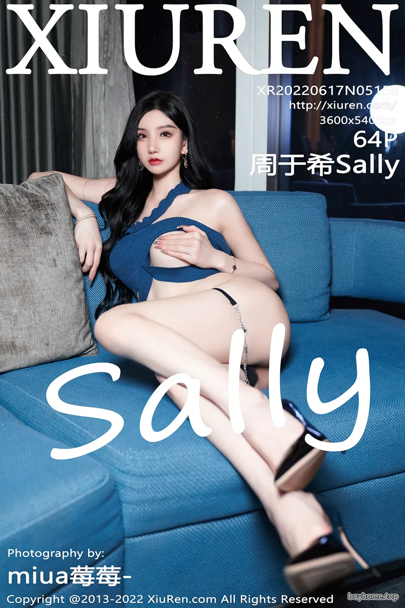 [XiuRen秀人网] No.5158 女神周于希Sally私房性感露肩抹胸服饰半脱秀完美身材诱惑写真