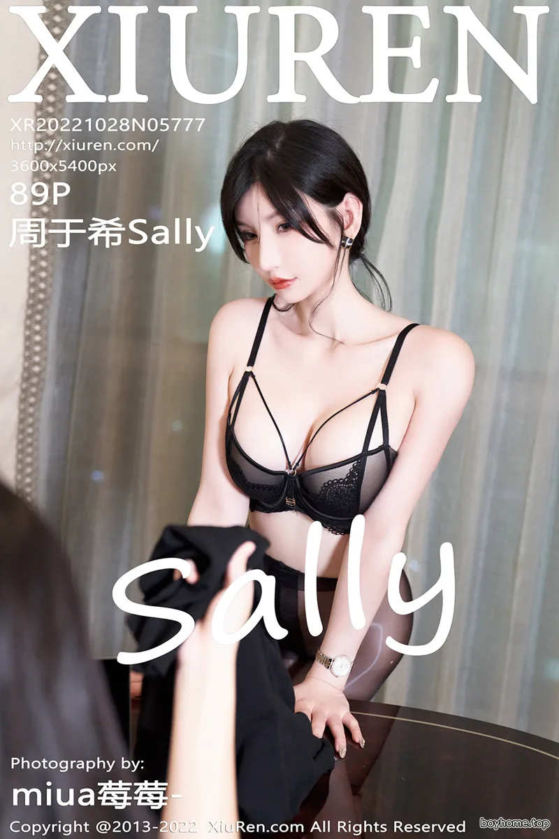 [XiuRen秀人网] No.5777 女神周于希Sally黑上衣配浅色短裙露超薄闪亮黑丝极致魅惑写真