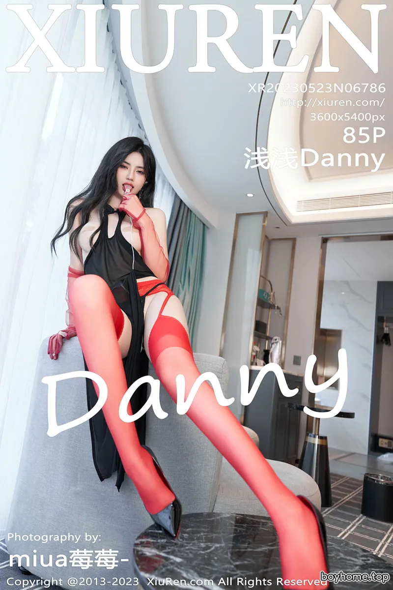 [XiuRen秀人网] No.6786 模特浅浅Danny黑色轻透服配红色蕾丝吊袜秀完美身材诱惑写真