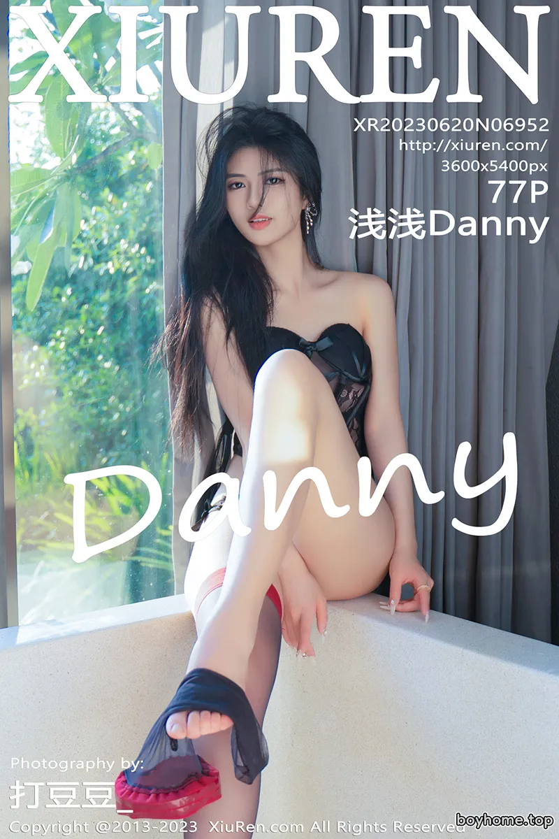 [XiuRen秀人网] No.6952 模特浅浅Danny性感黑色薄纱蕾丝情趣服饰秀丰腴身姿诱惑写真