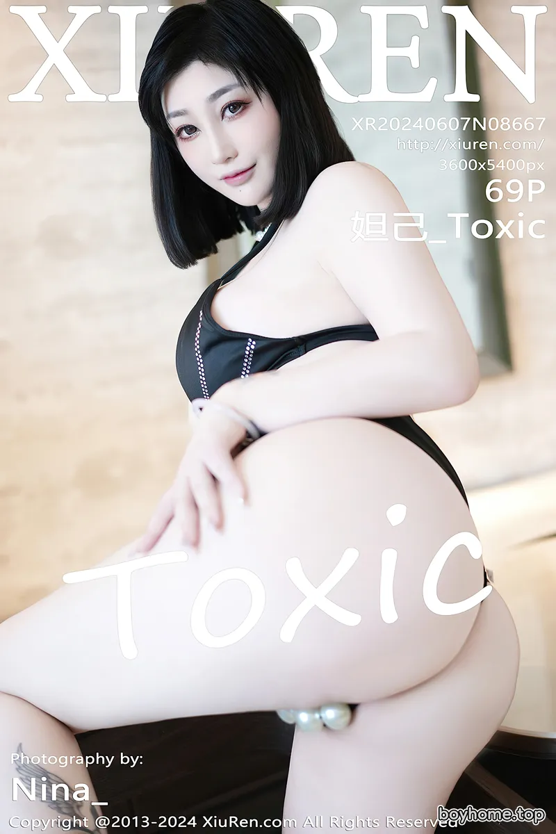 [XiuRen秀人网] No.8667 女神妲己 Toxic性感黑色露胸吊带短裙秀雪峰美臀撩人诱惑写真